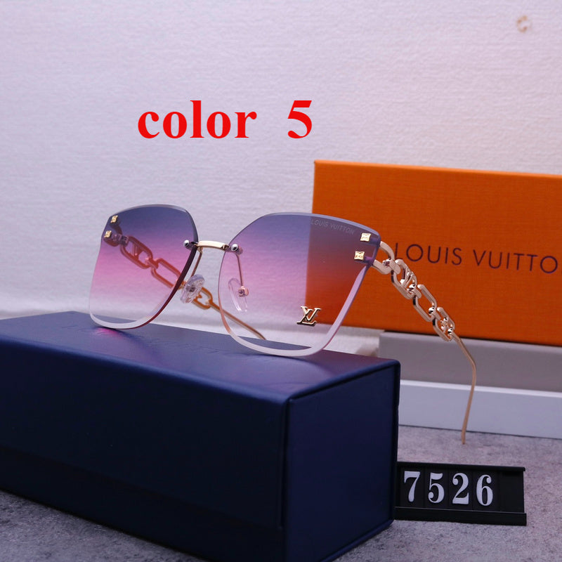 7526  Sunglasses with box