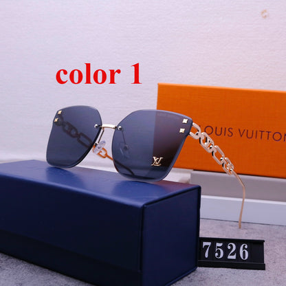 7526  Sunglasses with box