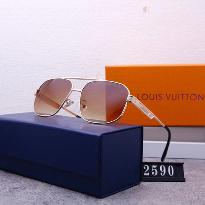 2590   Sunglasses with box