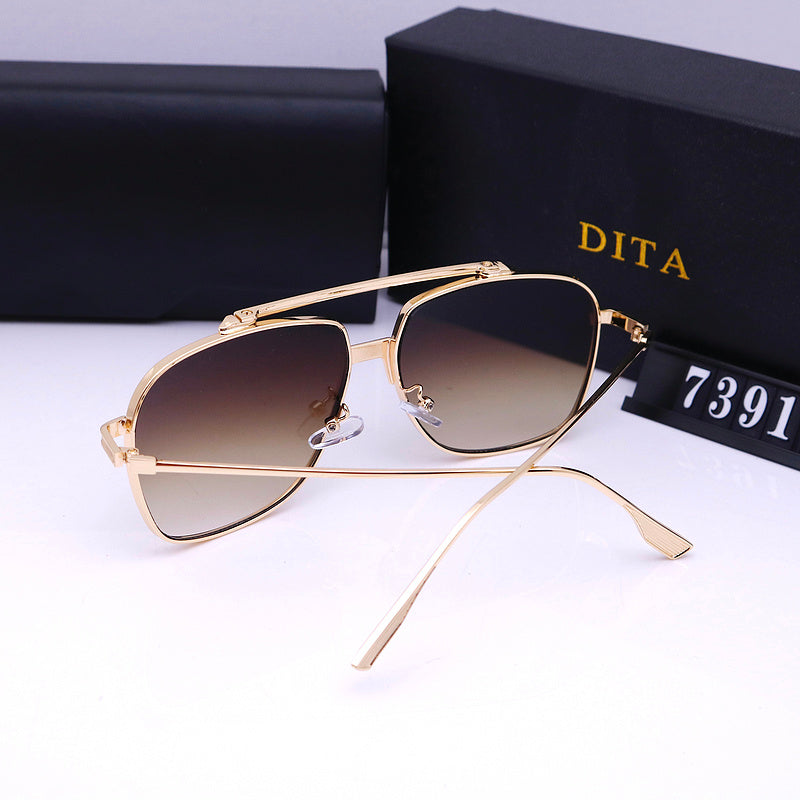 7391 Sunglasses with box