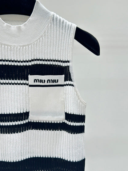 MIC7   Spring and summer new striped color contrast letter jacquard knitted crew neck vest  Clothes