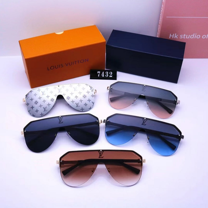 7432 Sunglasses with box