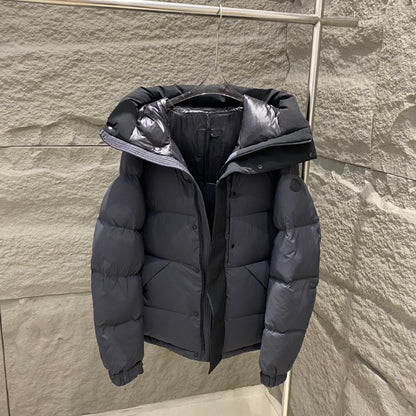 042060  Men's and women's down jackets