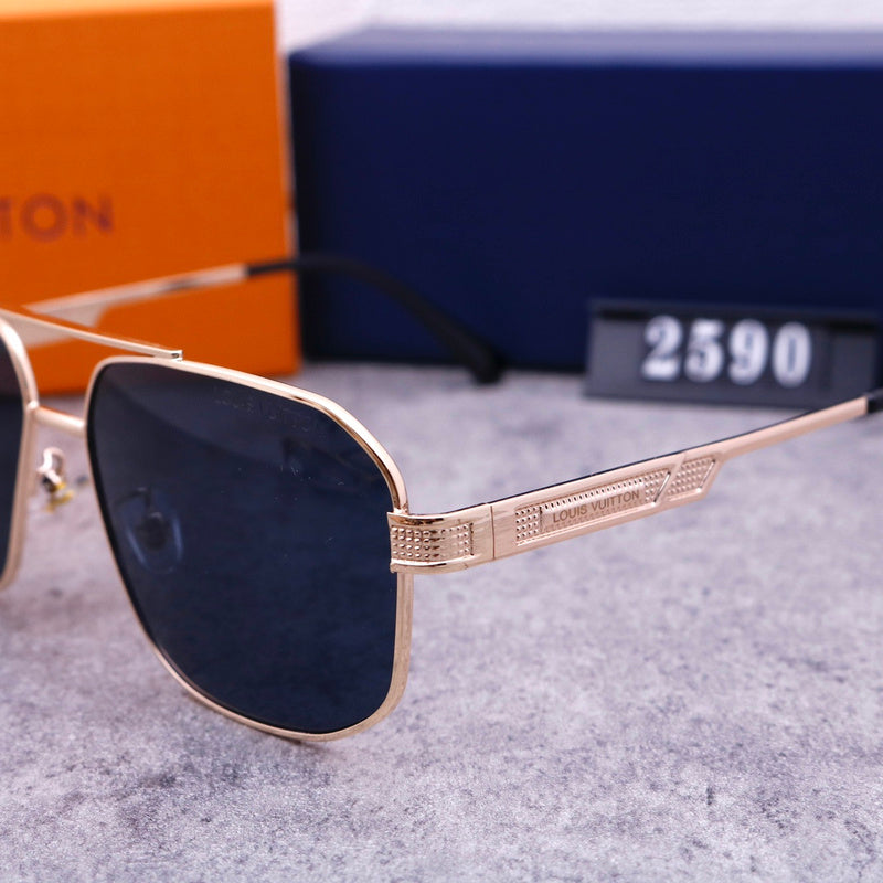 2590   Sunglasses with box