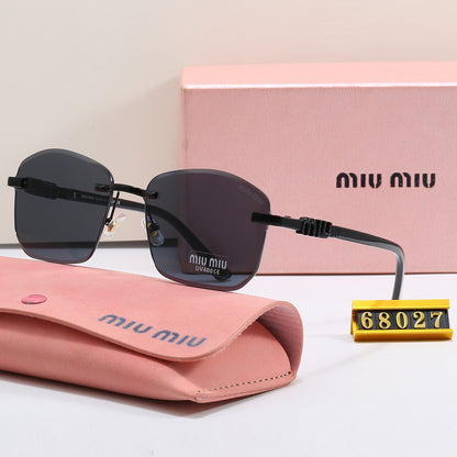 68027  Sunglasses with box