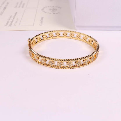 VAB6 Fashionable high quality four leaf flower bracelet gold plated   Jewelry