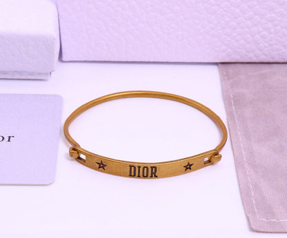 DIB34 Classic D three-piece bracelet for women  Jewelry