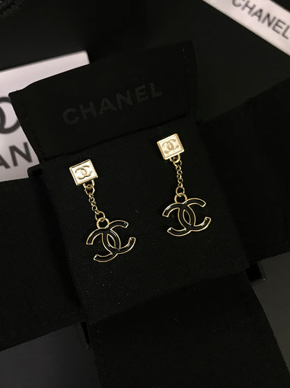 A987  Women's earring jewelry