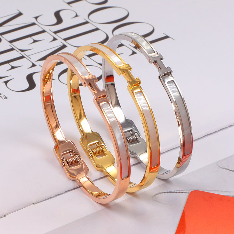 HB15   Exquisite stainless steel gold-plated jewelry H bracelet