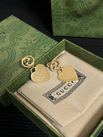 A992  Women's fashion heart-shaped stud earrings jewelry