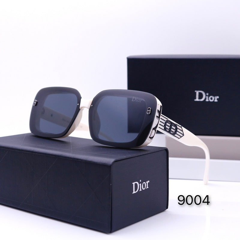 9004  Sunglasses With box