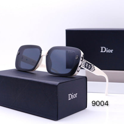 9004  Sunglasses With box