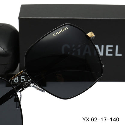 8543 Sunglasses with box