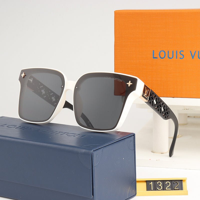 1322 Sunglasses with box