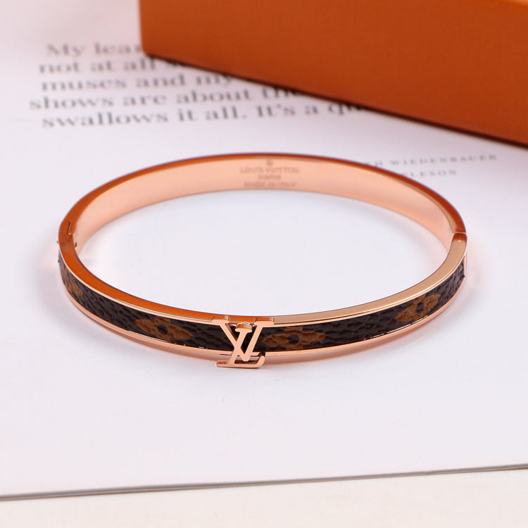 LVB117 fashion lady 316L V bracelet bangle flower bracelet jewelry