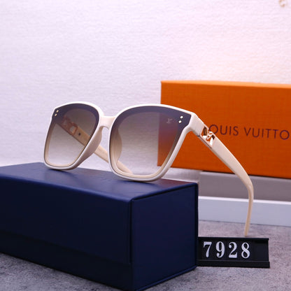 7928 Sunglasses with box