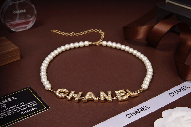 CHN41  Ladies pearl letter necklace, stylish and generous  Jewelry