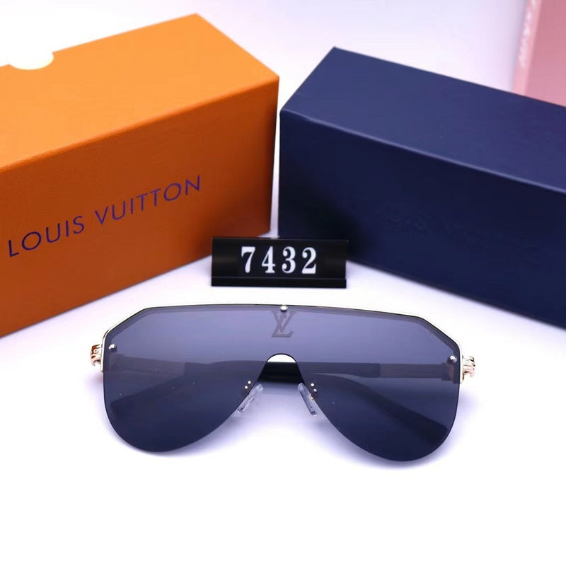 7432 Sunglasses with box