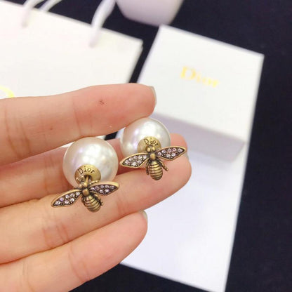 DE82 Classic  Pearl Letter Stud Earrings  Jewelry