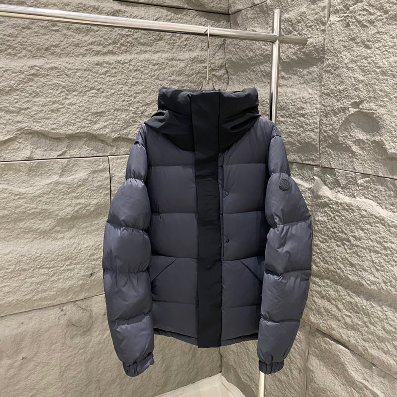 042060  Men's and women's down jackets