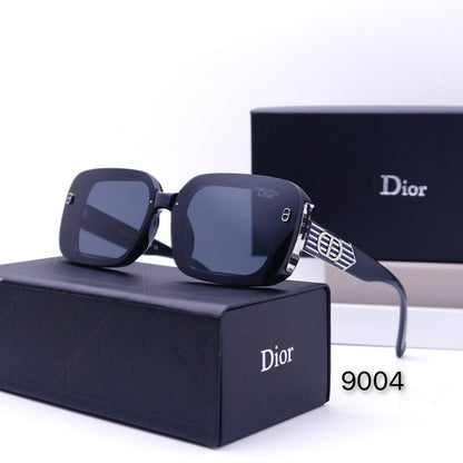 9004  Sunglasses With box