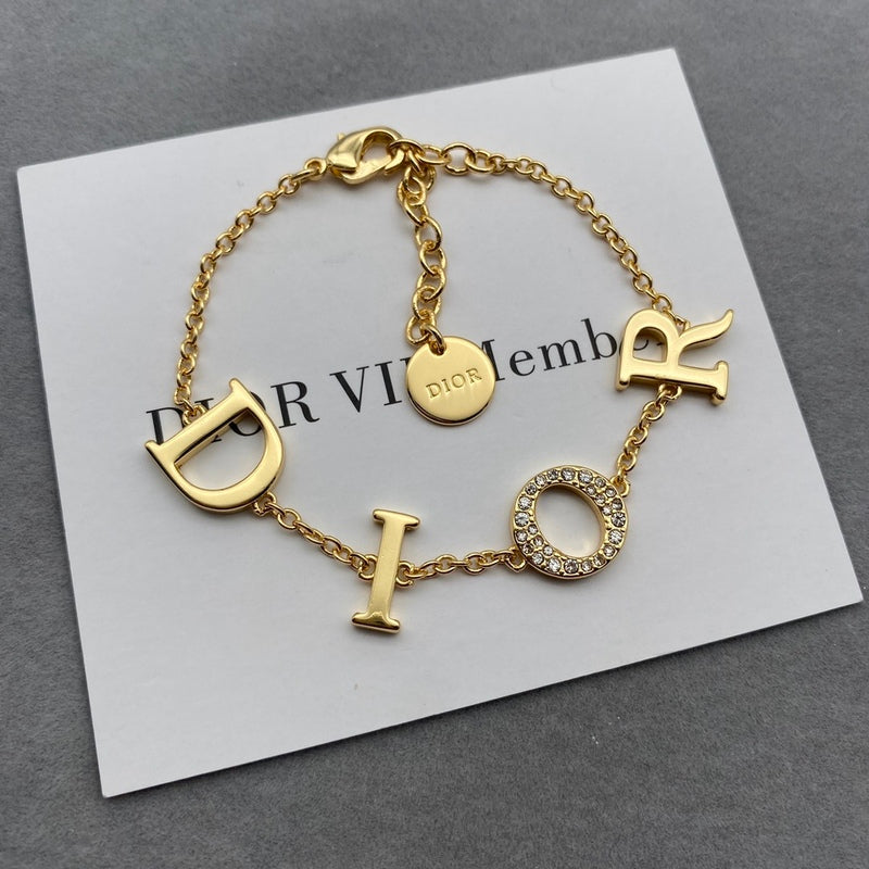 DIB38  Letter bracelet, delicate and delicate  Jewelry