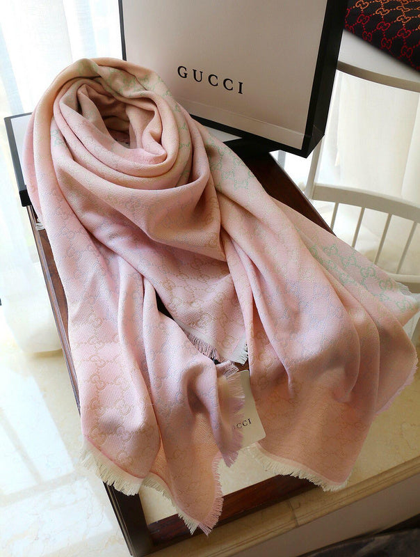 GSC21 Scarf 140-140CM 31% rayon, 28% cotton, 23% wool, 10% silk, 8% metal fiber