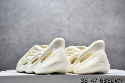 BYS17 Couples Yeezy shoes 36-46 with box