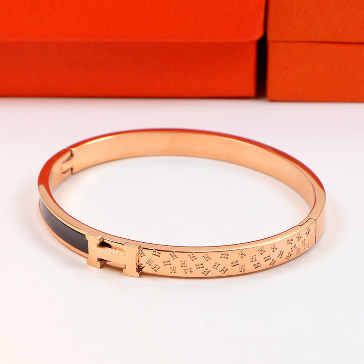 HB17   Exquisite stainless steel rose gold-plated jewelry H bracelet