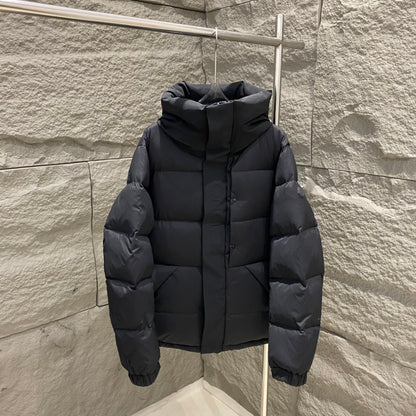 042060  Men's and women's down jackets