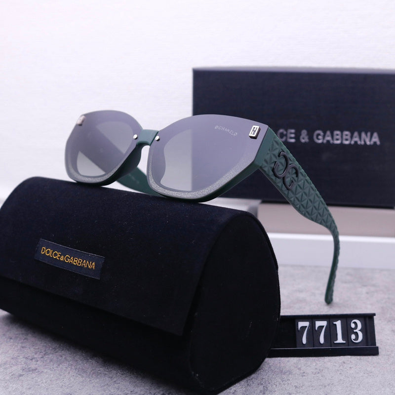 7713 Sunglasses with box