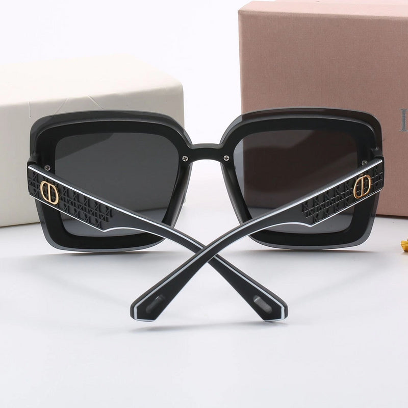 2635  Sunglasses with box