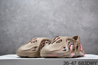 BYS16 Couples Yeezy shoes 36-46 with box