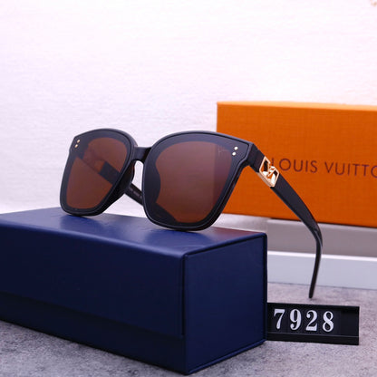 7928 Sunglasses with box