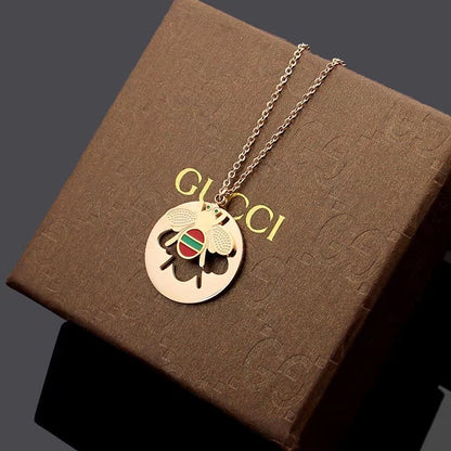 GN05    Round Bee Pendant Necklace Jewelry