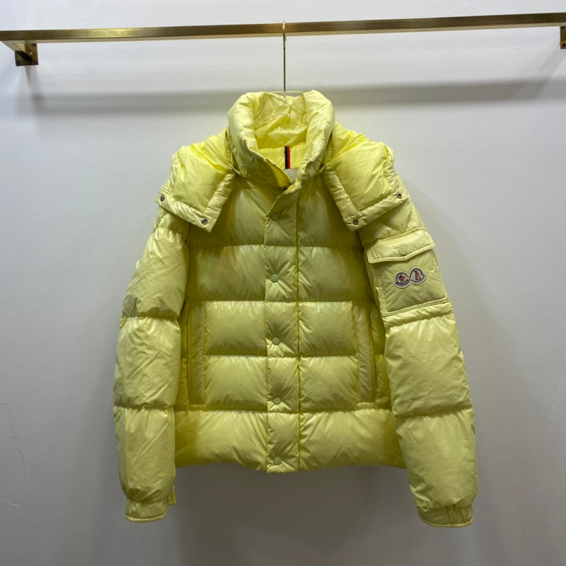 025016  Men's and women's down jackets