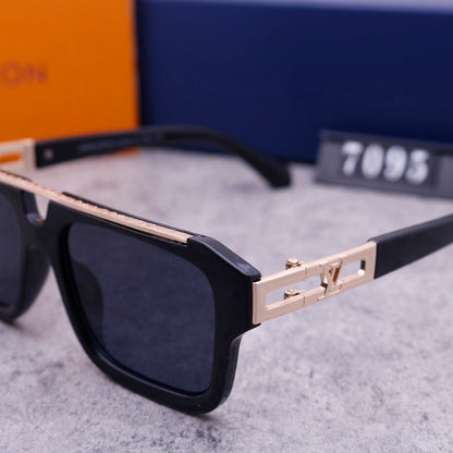 7095 Sunglasses  with box