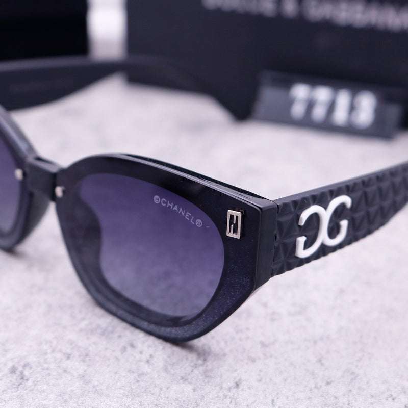 7713 Sunglasses with box