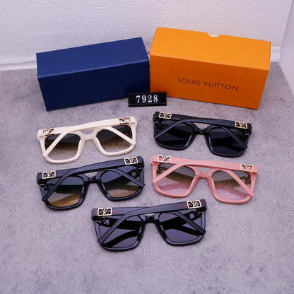 7928 Sunglasses with box