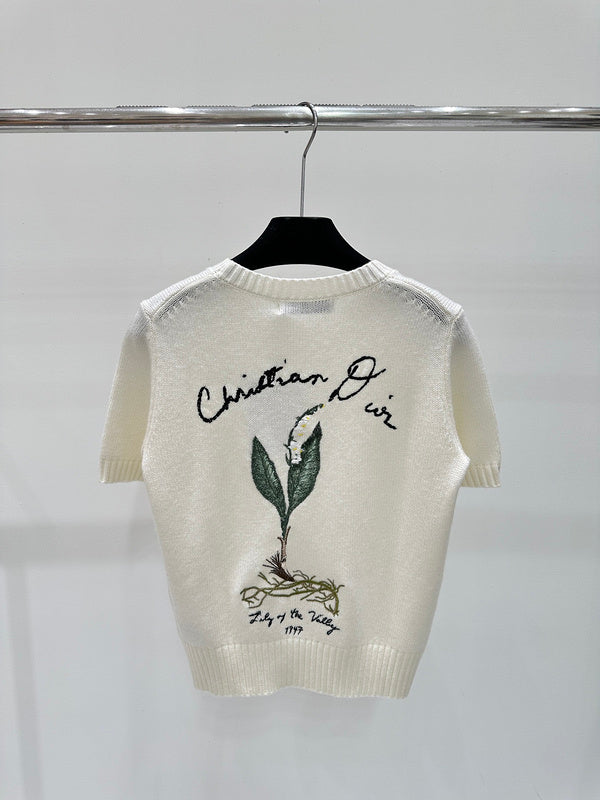 DIC030   Early autumn round neck small saplings heavy embroidery knitted short sleeve clothes