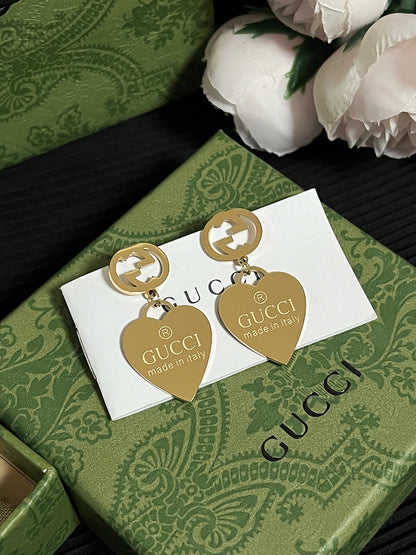 A992  Women's fashion heart-shaped stud earrings jewelry