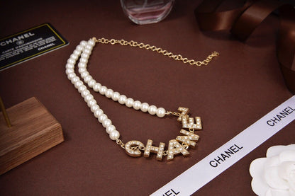 CHN41  Ladies pearl letter necklace, stylish and generous  Jewelry