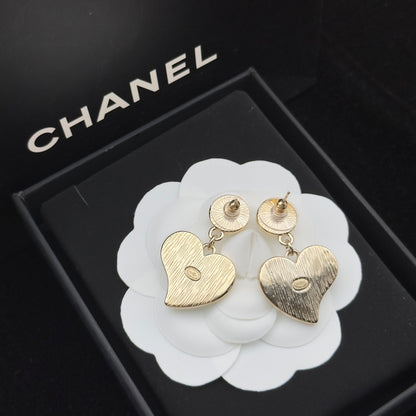 CHE72   Women's new fashion heart-shaped earrings  jewelry