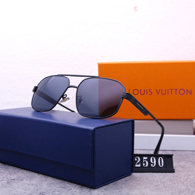 2590   Sunglasses with box