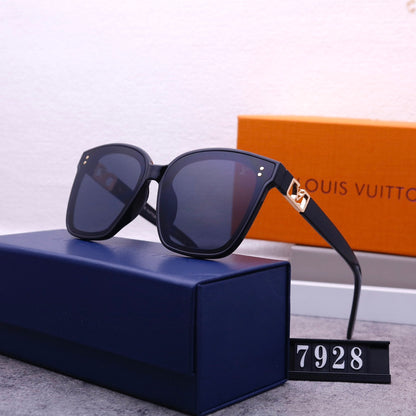 7928 Sunglasses with box