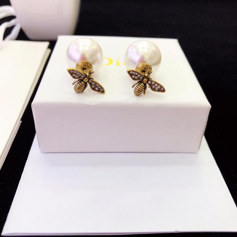 DE82 Classic  Pearl Letter Stud Earrings  Jewelry