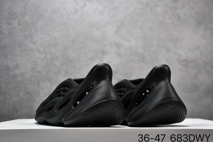 BYS17 Couples Yeezy shoes 36-46 with box