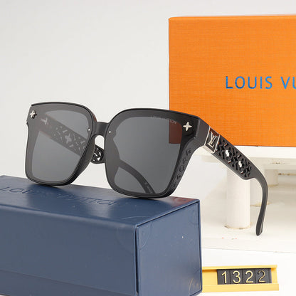 1322 Sunglasses with box