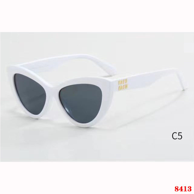 8413  Sunglasses with box