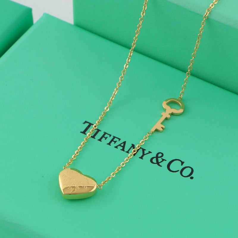 TN75  18k rose gold plated European and American short chain girl heart three-dimensional pendant key necklace   Jewelry